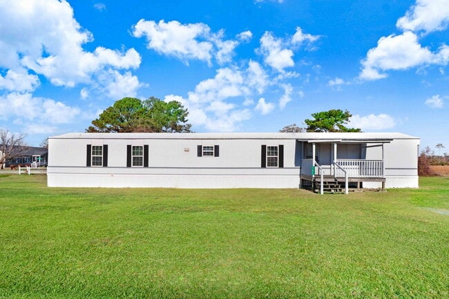 Building Photo - *Excellent Location* 2 BR | 2 BA Singlewide in Goldsboro