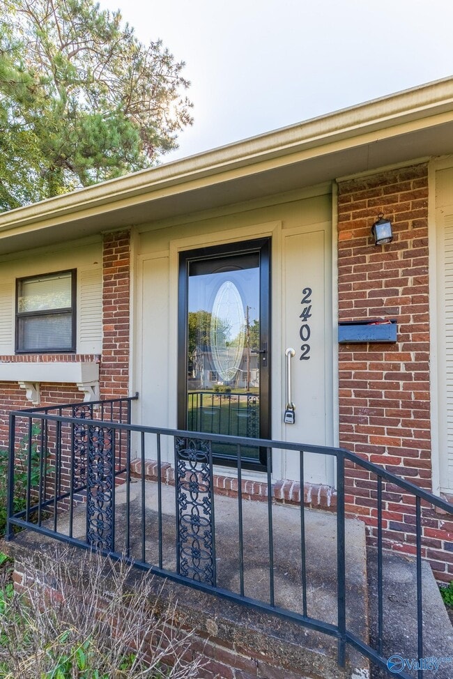 Photo - 2402 Mcclain Cir NW