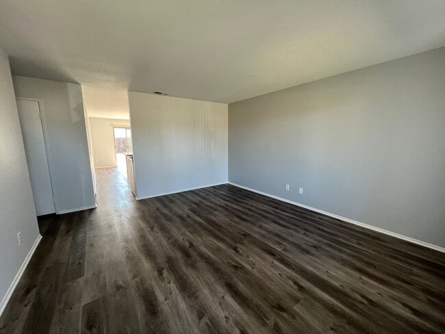 Photo - ONTARIO, single family home. Large fenced yard