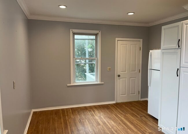 Photo - 109 1/2 Oak Ave