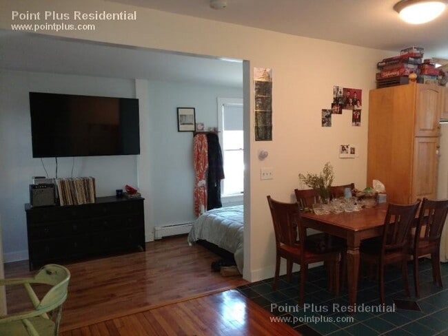 Building Photo - 26 Hingham St Unit 2