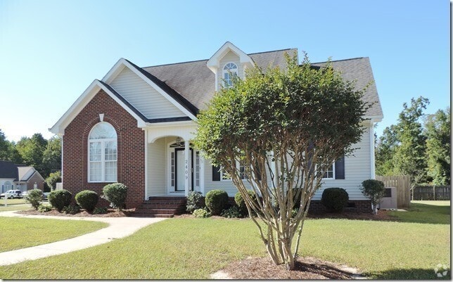 Building Photo - 2409 Chelsea Dr NW Rental
