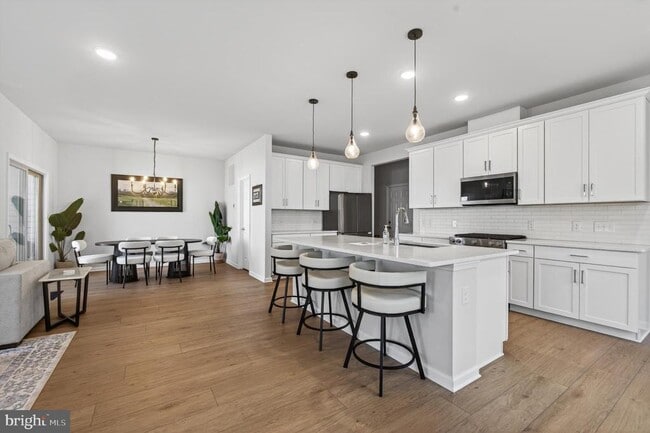 Photo - 619 Liberty Ridge Rd