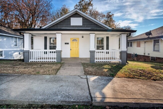 Photo - 2 Bedroom Home For Rent Near The Old Train Station!