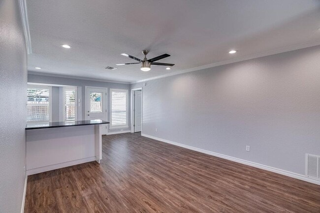 Photo - 226 Claris Ln