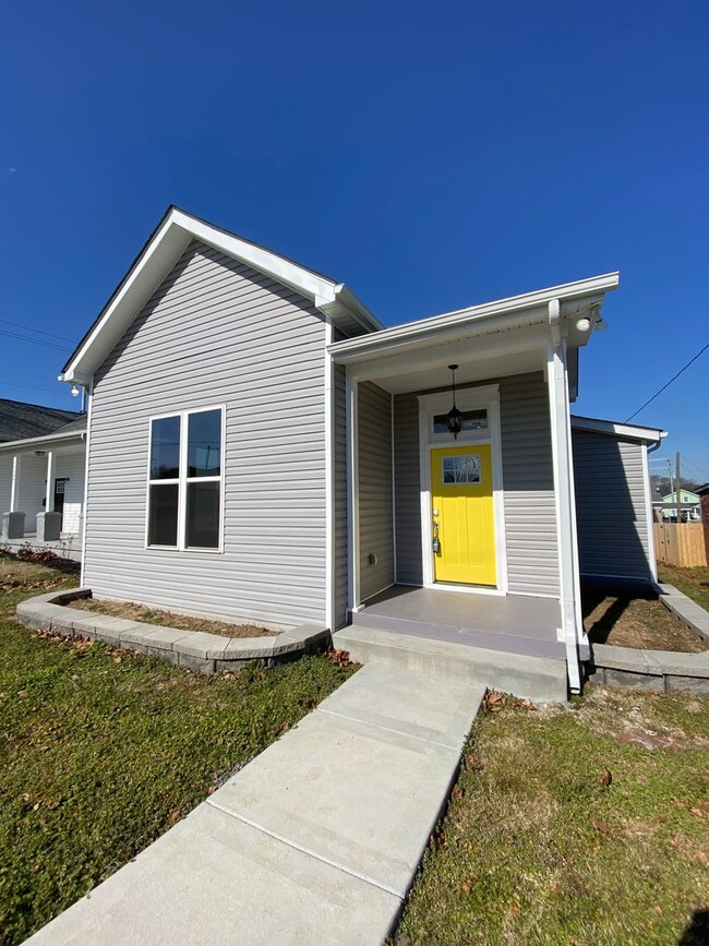 Photo - Four Bedroom Ranch in Elizabeth Park!