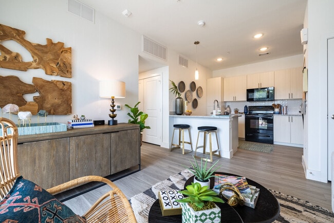 1BD, 1BA - 586SF - Living Area