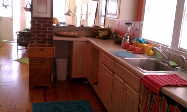 Photo - 2002 Beach Ave