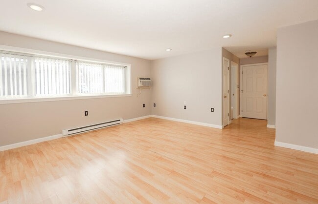 Photo - 128 Loudon Rd Unit 11F