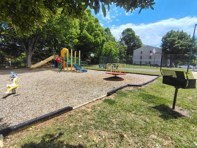 Photo - 600 Reusens Rd Unit 3 Bed Waitlist