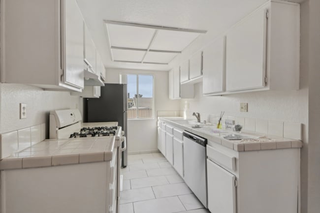 Photo - 700 E Cedar Ave Unidad 104