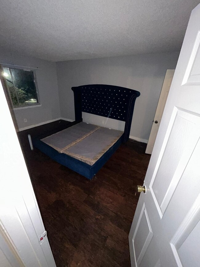 Photo - 1521 Camelot Dr