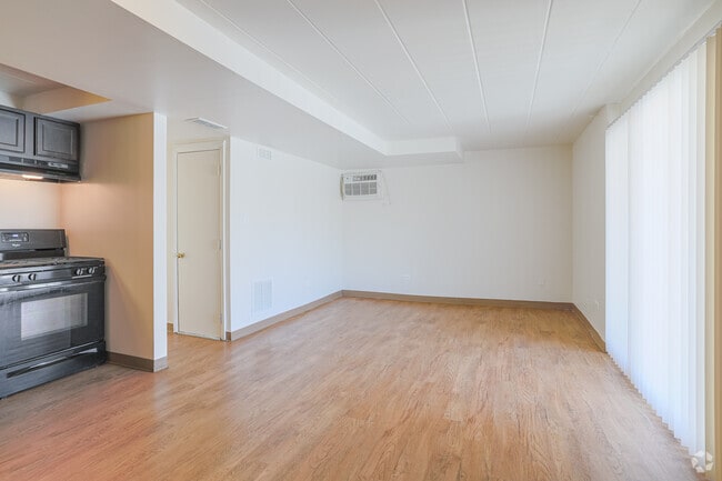 1 BR, 1 BA - Living Room