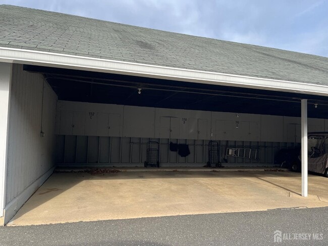 Photo - 333N Newport Way