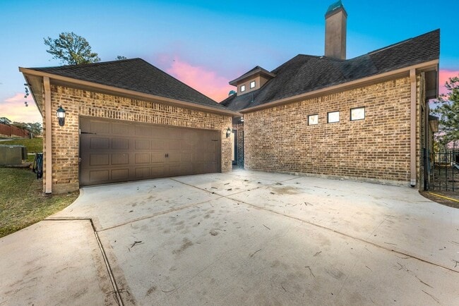 Photo - 32 Evangeline Blvd