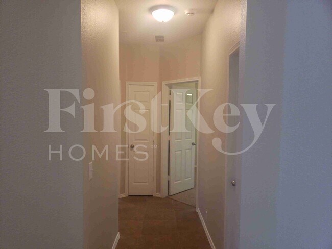 Photo - 707 Geary Dr