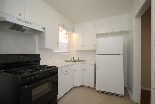 Building Photo - 8807 Timberside Dr Unit 7