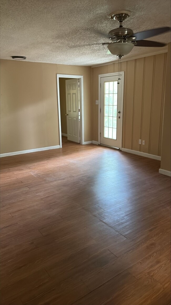 Photo - 4723 Eppes St