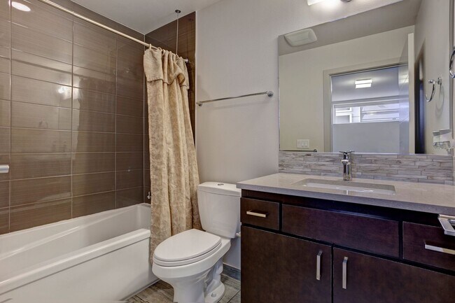 Photo - 3bd/3.5ba Seattle Townhome