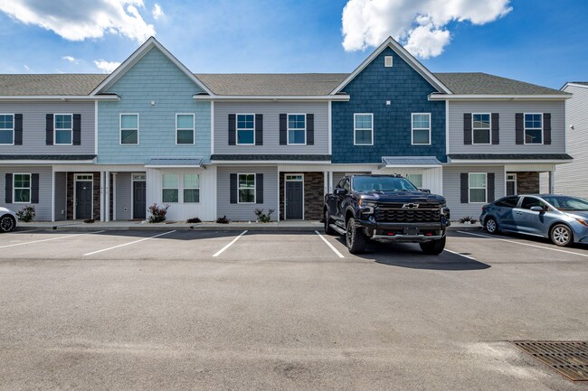 3 Bedroom Townhome each with en-suite bath... - 3 Bedroom Townhome each with en-suite bath...