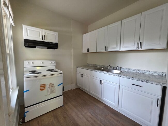 Photo - 124 S Lake St Unit Lower Rear