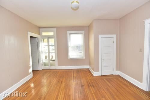 Photo - 2700 Roslyn Ave