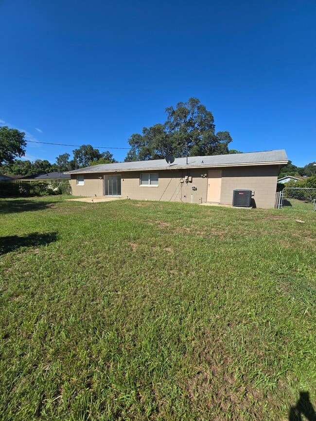 2217 Villano Ave