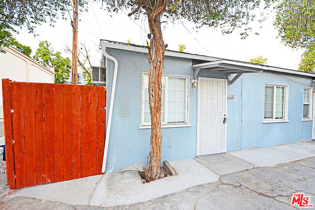 Building Photo - 181 W Spazier Ave Unit #C Rental