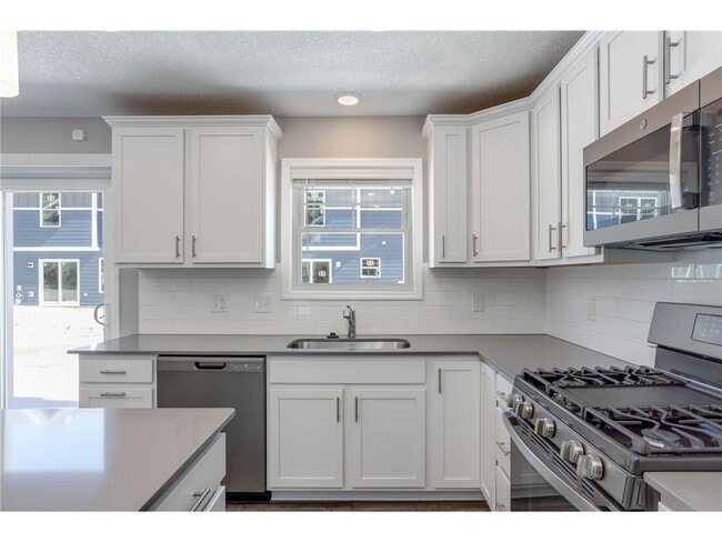 Photo - 1142 Middlefield Rd