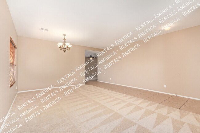 Photo - 664 W Silver Reef Ct