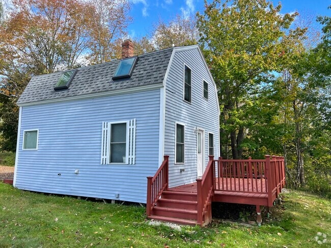 Building Photo - 28 Robbins Rd Rental