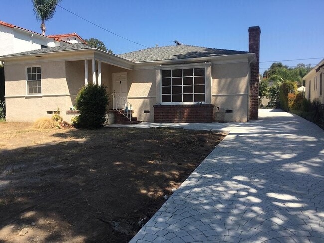 Building Photo - 1665 Santa Maria Ave Rental