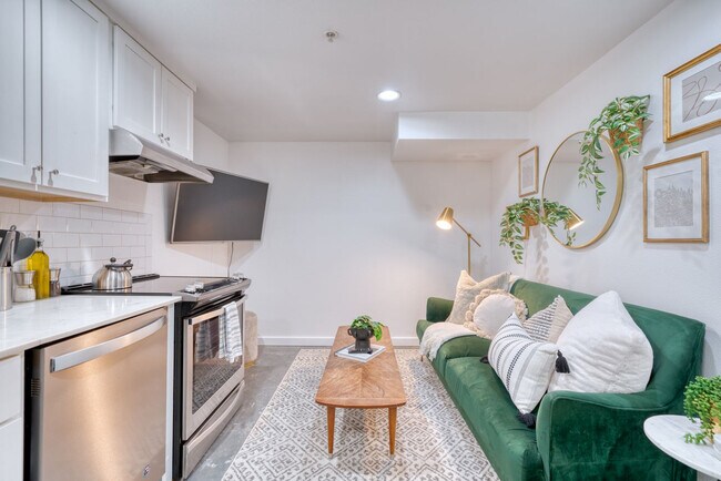 3046 NE Glisan St Unit SI ID1611807P