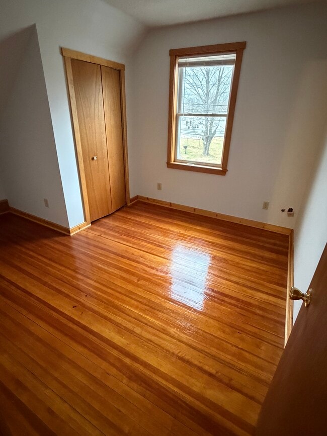 Building Photo - 56 Westwood Ave Unit C