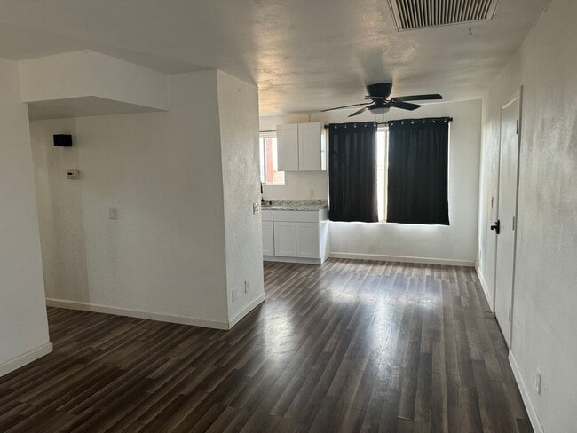 Photo - 940 N Sonora St