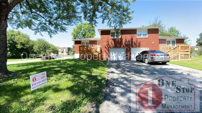 Building Photo - Beautiful 3 Bedroom / 2 Bathroom Duplex in... Rental