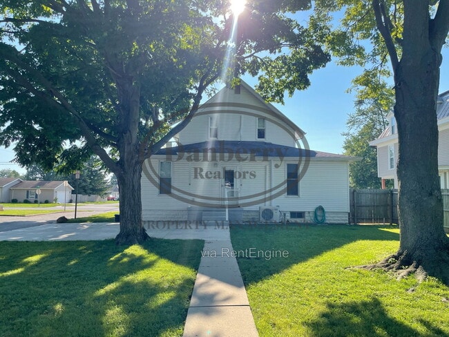 Photo - 109 S Main St