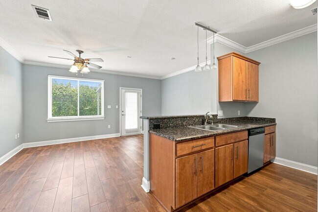 Photo - 530 Valparaiso Pkwy