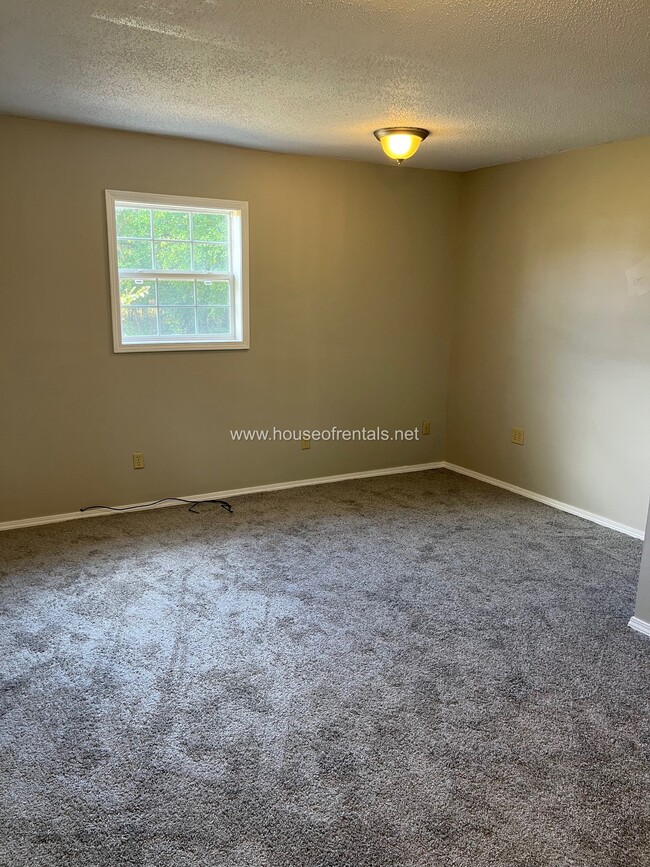 Photo - 777 Haney Rd