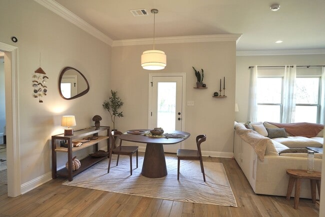 Photo - 223 St Edmunds Wy