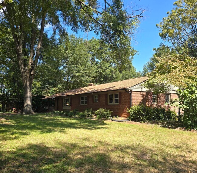 Photo - 420 Downey Pl