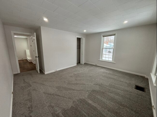 Photo - 169 Sewalls Falls Rd Unit First Floor