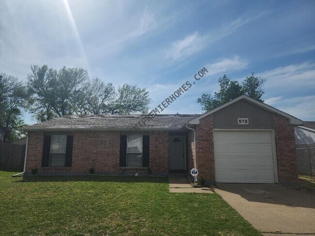 Photo - 512 Elderwood Trail