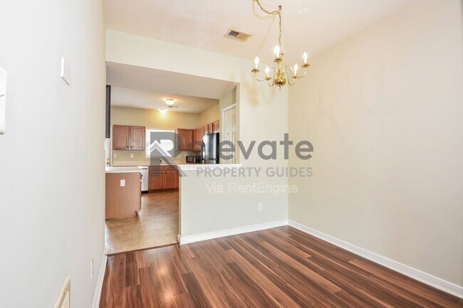 Photo - 5504 Springwater Ln