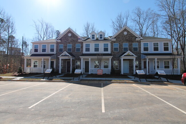 2BD Townhome minutes from Downtown Pinevil... - 2BD Townhome minutes from Downtown Pinevil...