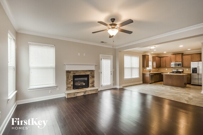 Photo - 7655 Outcrop Pass