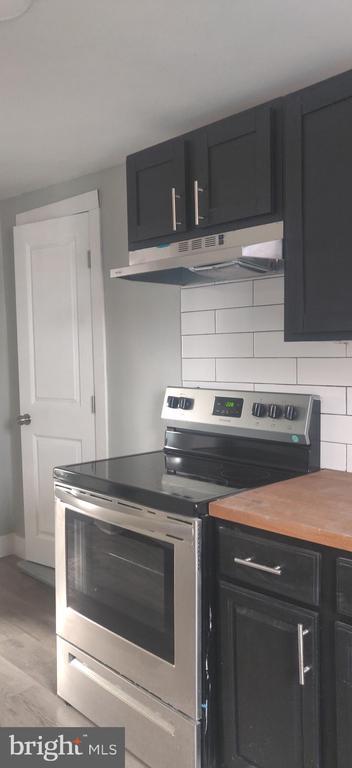 Building Photo - 4951 W Thompson St Unit 2R