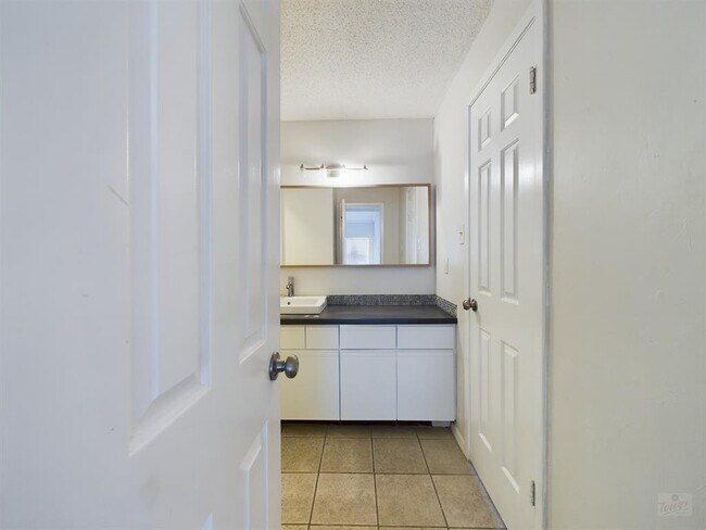 Photo - 807 W 25th St Unit 304