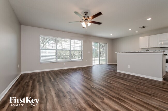 Photo - 6623 Waterton Dr