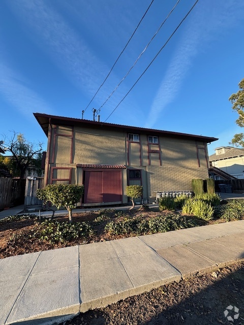 Building Photo - 1045 Lewis St Unit #2 Rental